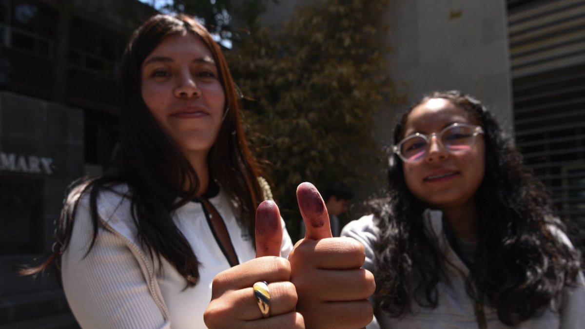 Los jóvenes frente a las elecciones del 2 de junio: “Les preguntan si venderían su voto y la mayoría dijeron que sí”