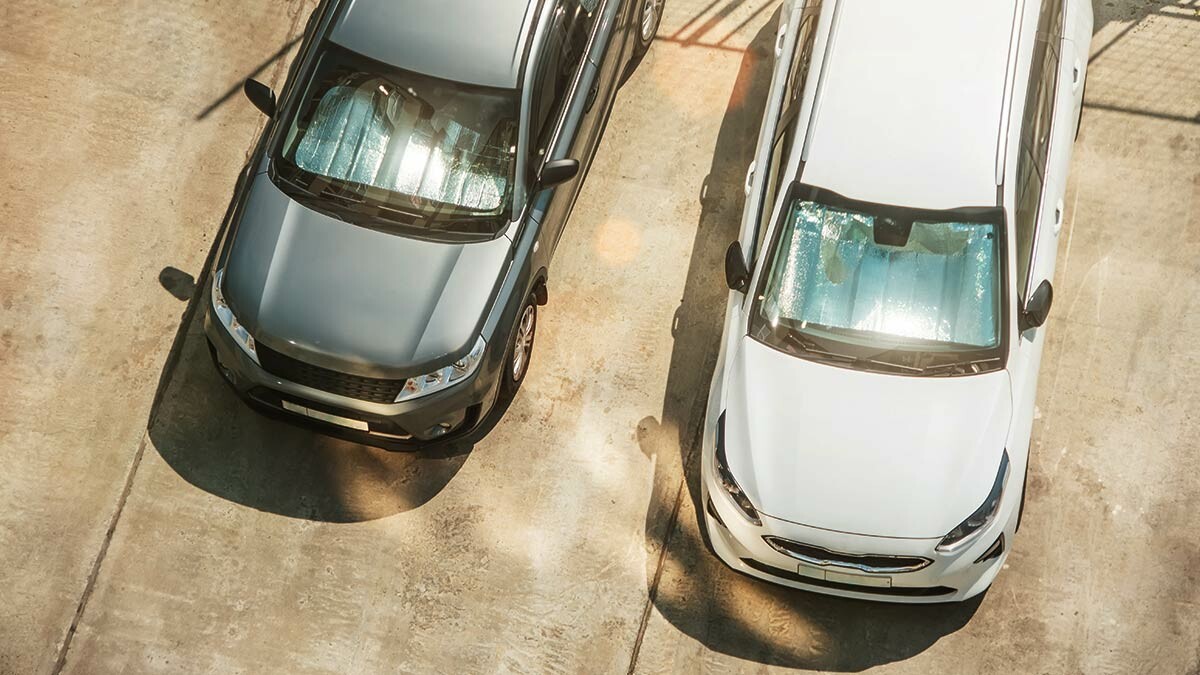 Daños solares: ¿Por qué debes evitar estacionar tu auto bajo el sol?