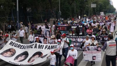 Marcha de Madres Buscadoras en Avenida Paseo de la Reforma, en la CDMX