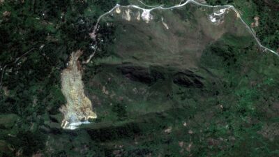 Imágenes satelitales muestran la magnitud del mortal alud en Nueva Guinea