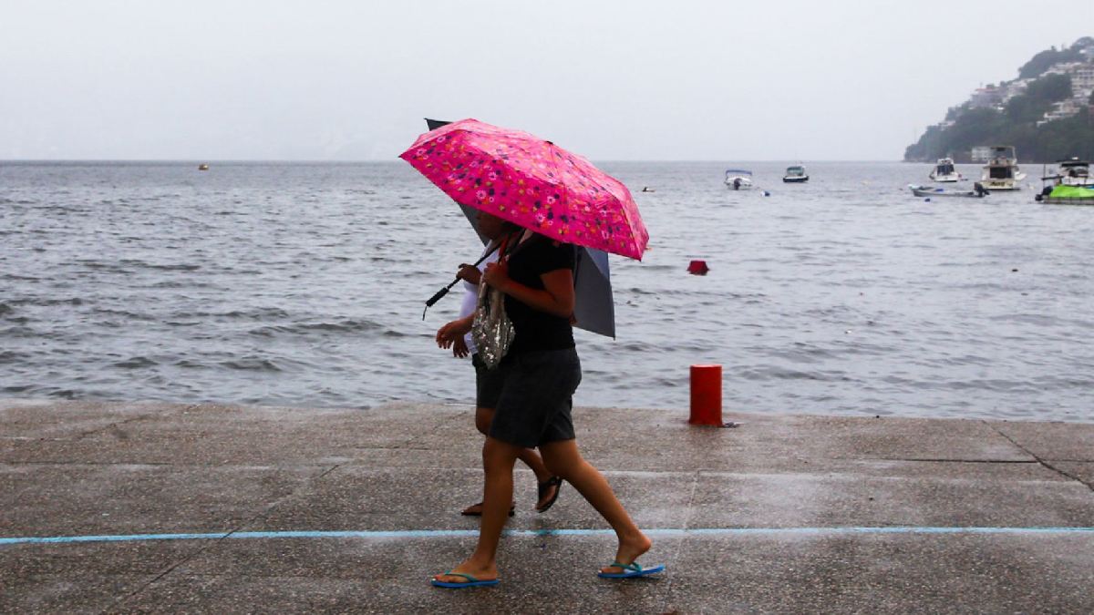 Primera onda tropical llega a México; conoce qué estados afectará