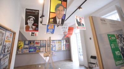 Exposición de propaganda electoral y objetos históricos de las elecciones en el MODO