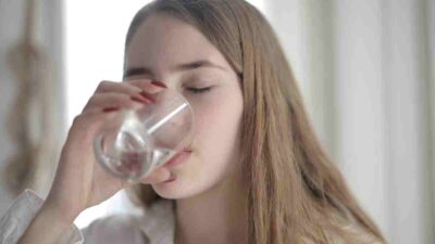 Éstos son los riesgos de tomar agua de garrafón contaminada