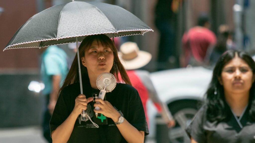 Sigue la tercera ola de calor en México, además de lluvias y chubascos