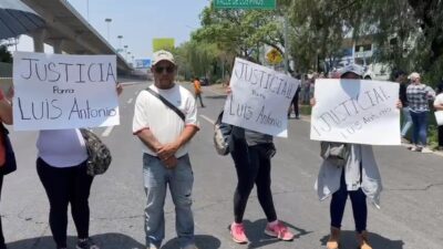 Tlalnepantla: bloquean Periférico por asesinato de exfuncionario