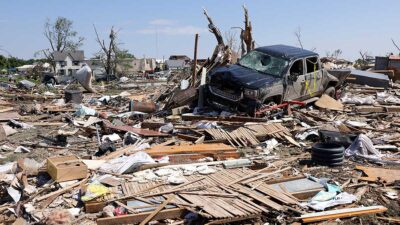 Tornado en Iowa mata a varias personas y devasta un pueblo entero