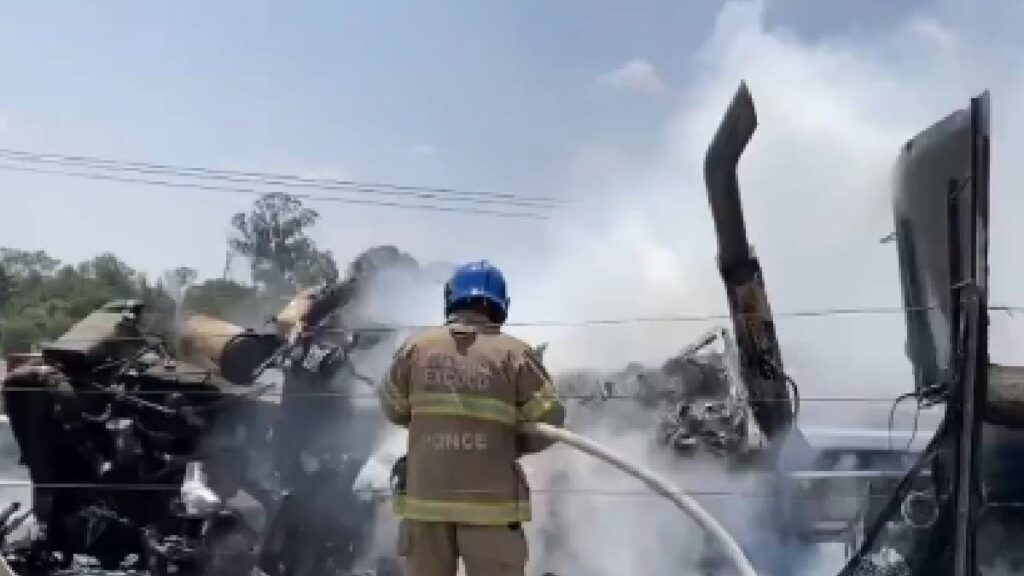 Video del choque y explosión de un tráiler con material flamable que dejó un muerto en Edomex; imágenes fuertes
