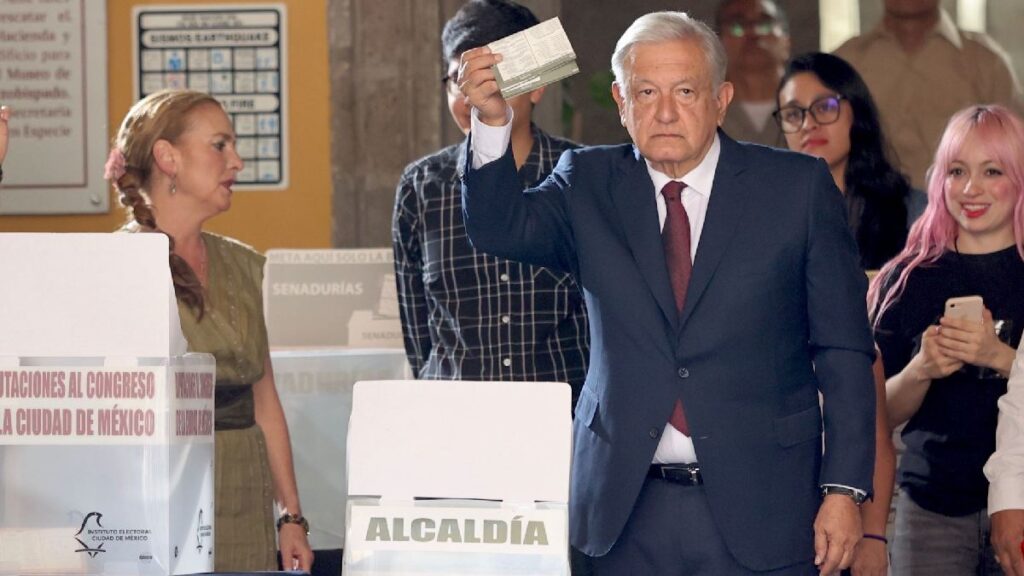 Andres Manuel Lopez Obrador Vota Elecciones