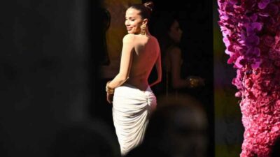 Anitta impacta con atrevida falda en la Paris Fashion Week