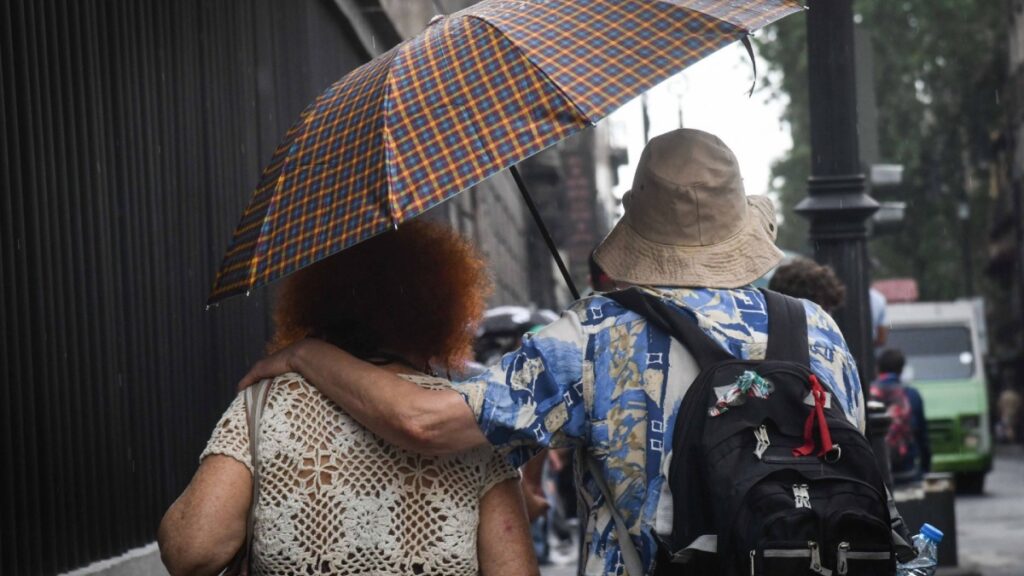 CDMX con calor y lluvias aisladas