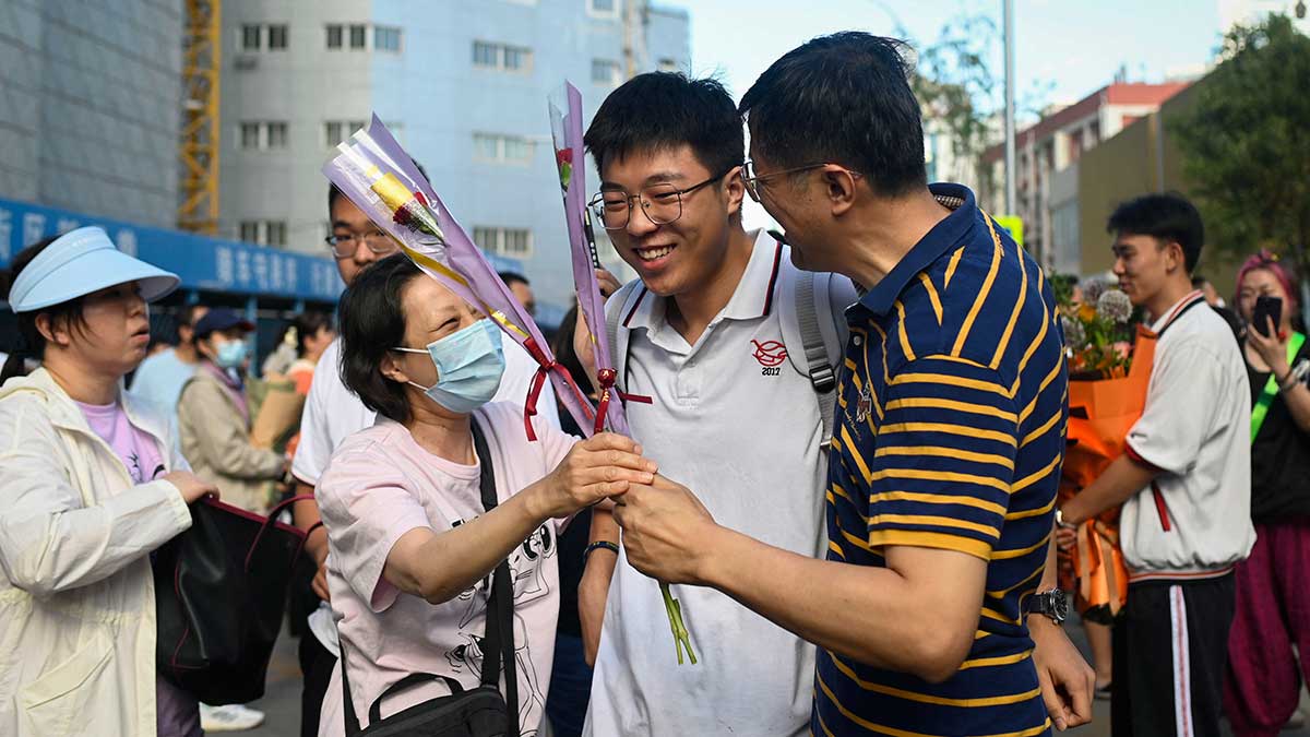 Jóvenes en China enfrentan los temidos “gaokao”, ¿qué son y cuál es su importancia?