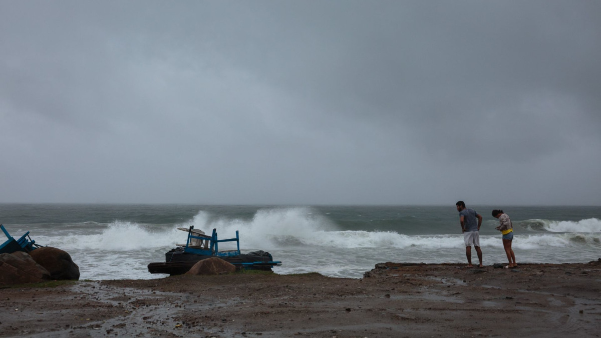 Temporada de ciclones tropicales 2024: vigilan 2 sistemas con potencial ciclónico en el Pacífico y Atlántico