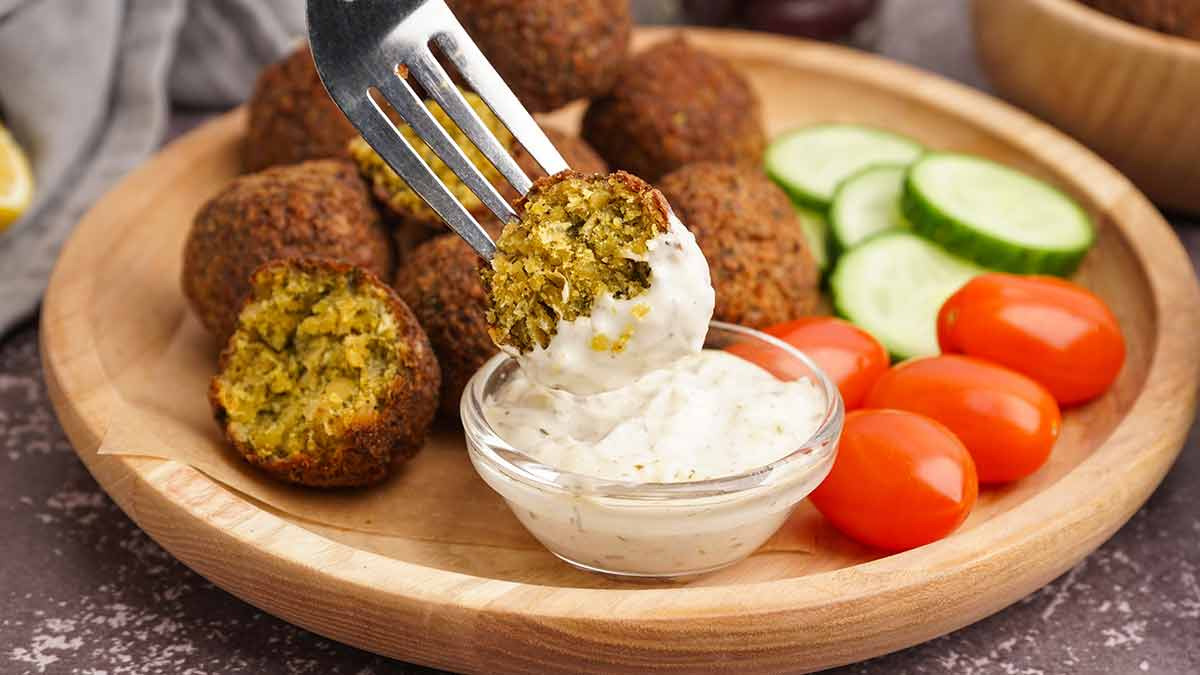 Falafel, un platillo vegano y nutritivo; conoce la historia de la receta más peleada en Medio Oriente