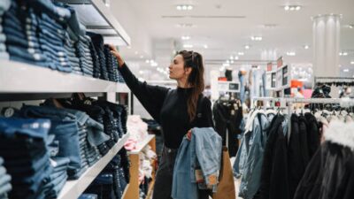 cómo ahorrar dinero comprando ropa