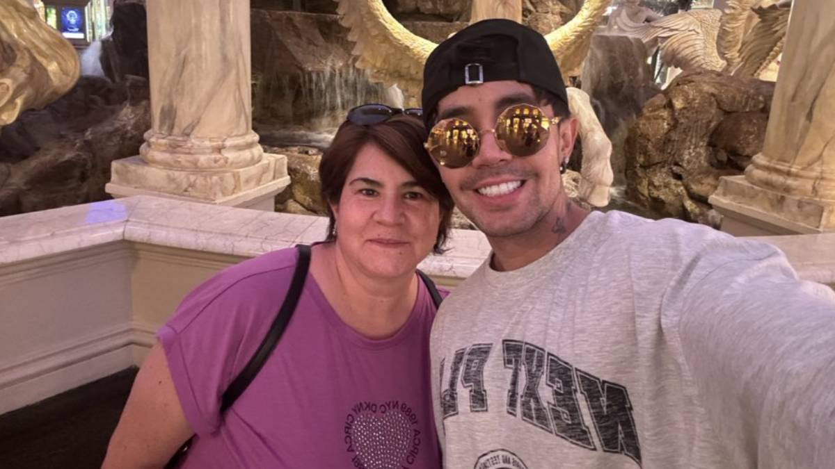 “Dejen de difamar”: influencer Derek Trejo reaparece en nuevo video tras muerte de su mamá