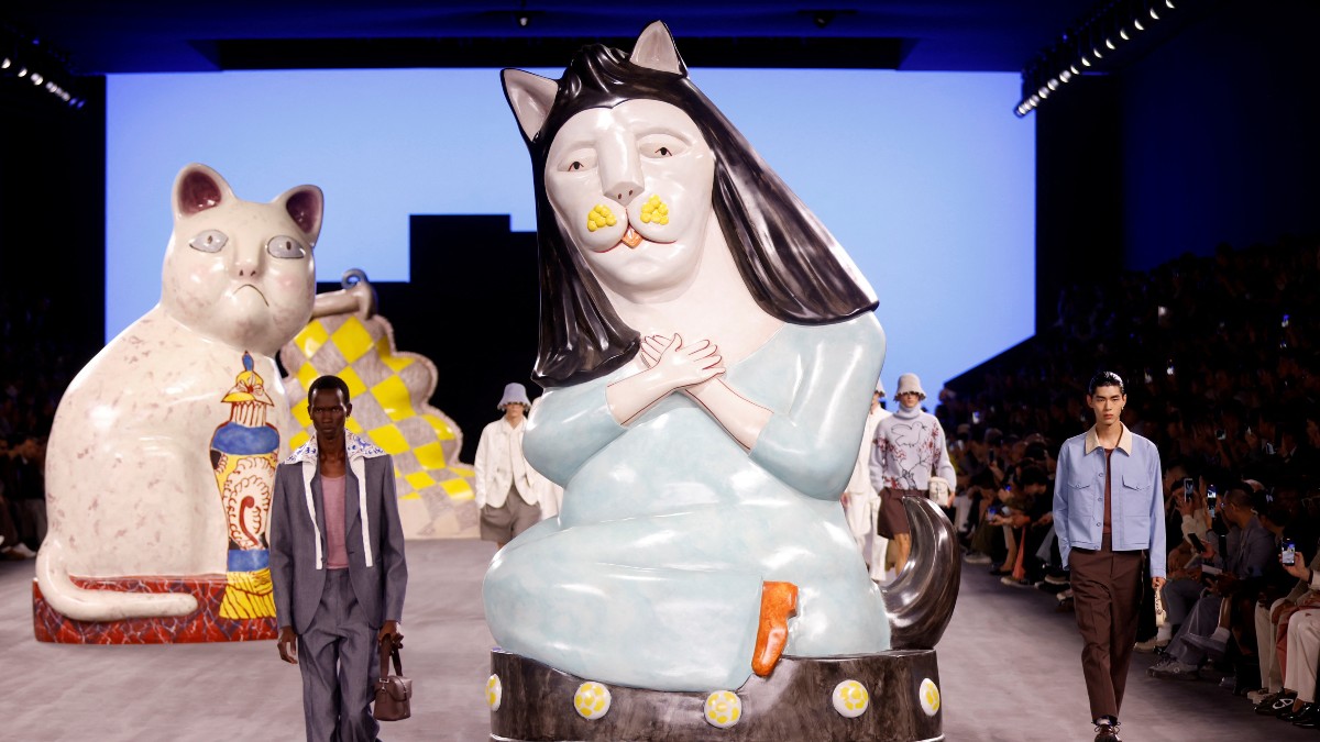 Alerta ternura: Dior invade su colección primavera/verano 2025 con gatitos