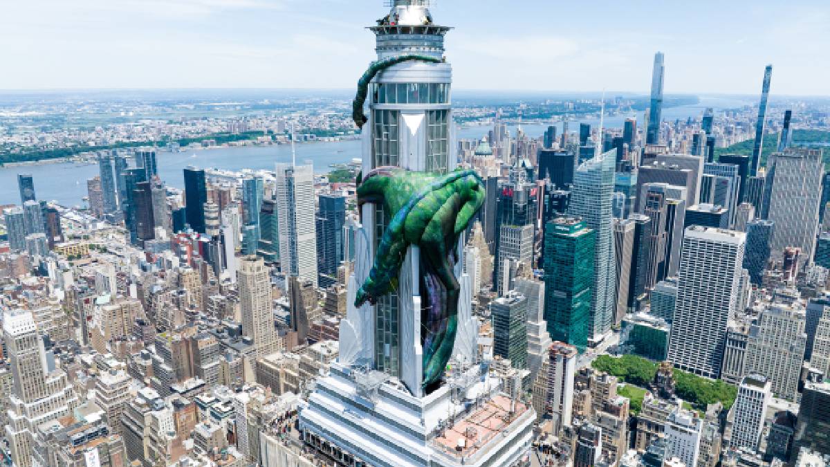 Empire State atrae al turismo con espectacular dragón en su mástil