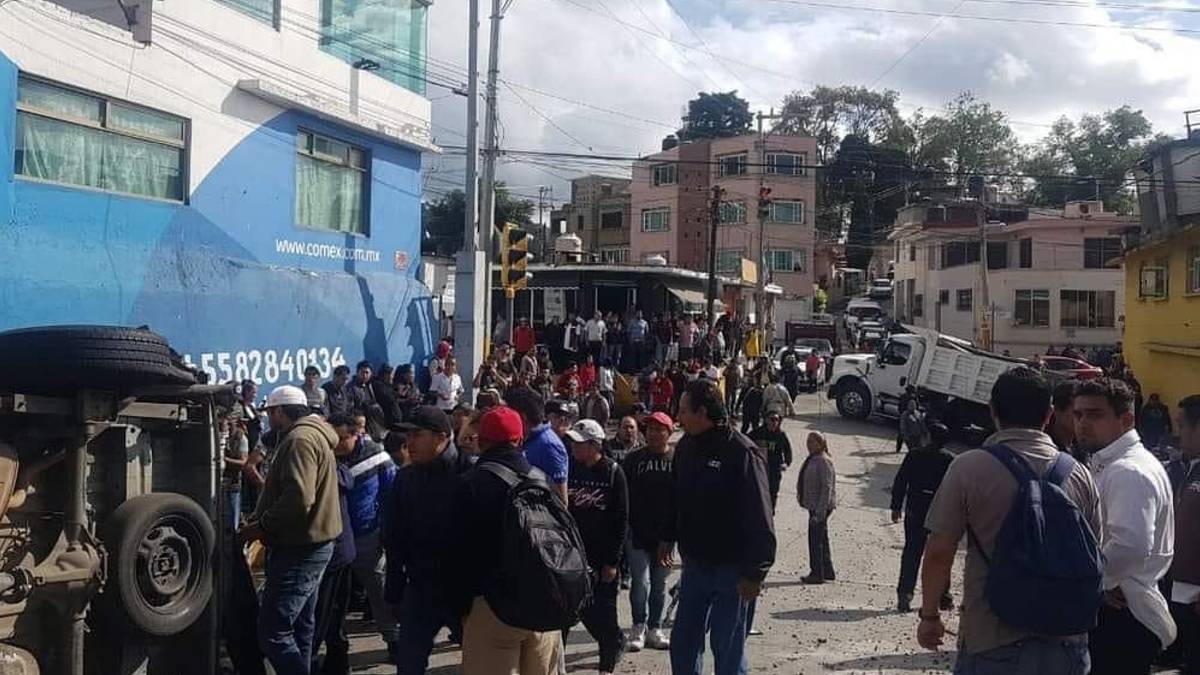 Fuerte choque entre camión y combi de pasajeros en Huixquilucan deja 8 heridos: video del momento