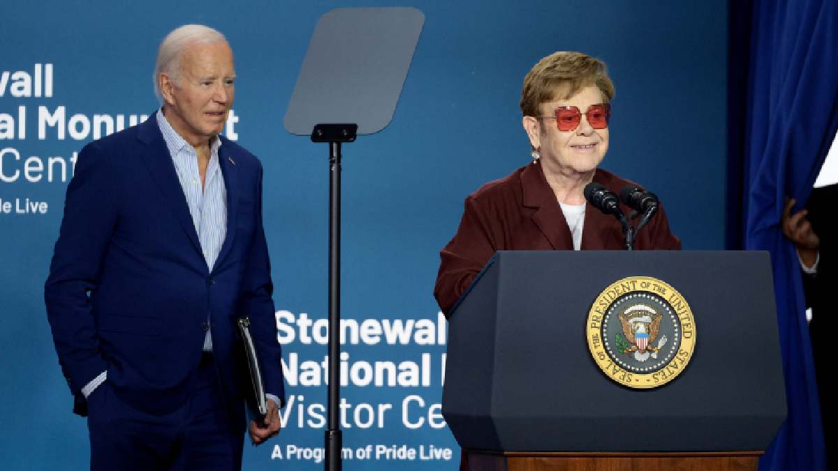 Biden aparece junto a Elton John en evento de la comunidad LGTBQ+