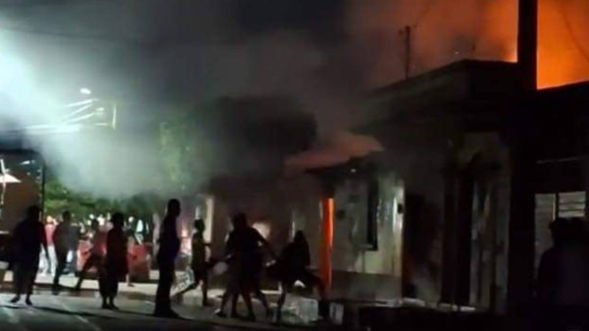 Encapuchados incendian casas en La Concordia, Chiapas, por presunto conflicto electoral