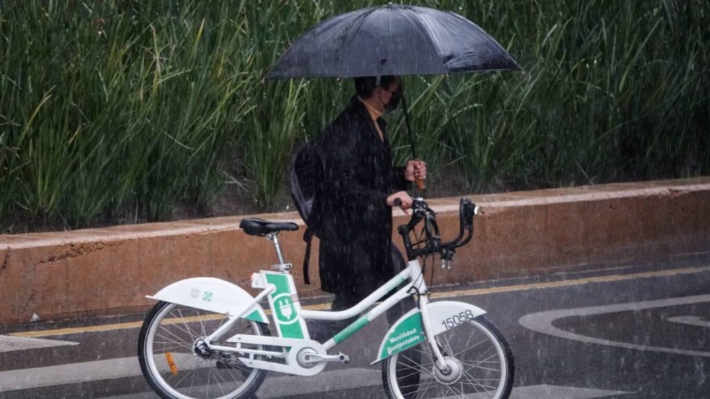 Lluvias y chubascos dispersos en CDMX