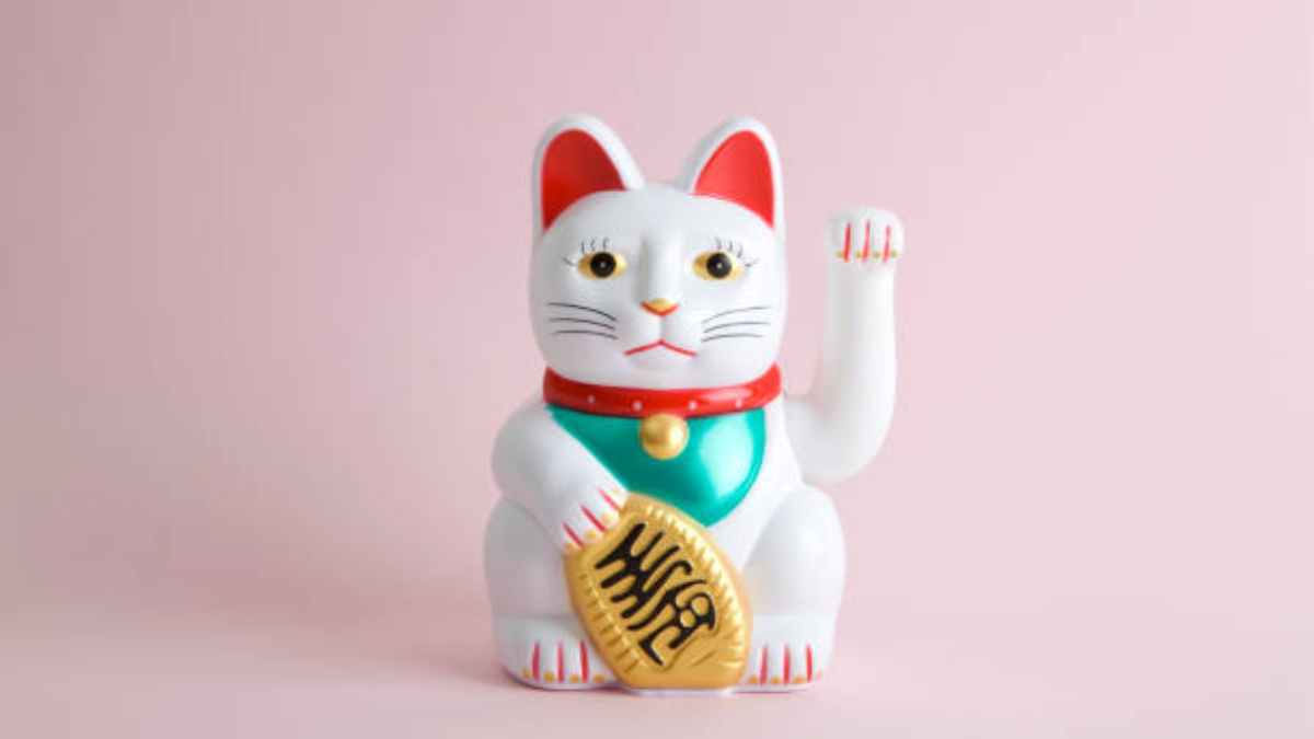Gato japonés de la suerte: historia de un símbolo de la fortuna