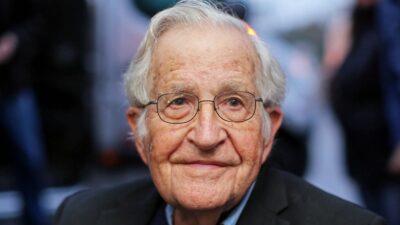 Noam Chomsky Vivo Desmienten Muerte Muere