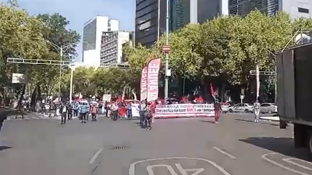 ¡Dale la vuelta! Marcha de la ANUEE, de Reforma al Zócalo, provoca tráfico en CDMX