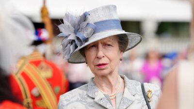 princesa Ana de Inglaterra es hospitalizada por una conmoción cerebral