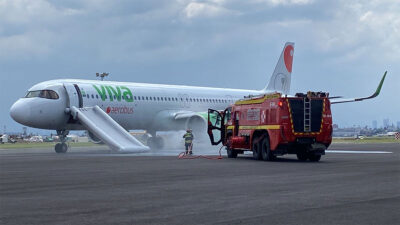 Fuego en el tren de aterrizaje de un Airbus 320, así se prepara el AICM para un accidente de aeronave