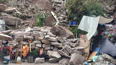 Toneladas de roca cayeron en una vivienda del Estado de México