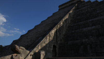 Un estudio revela que más de 100 niños mayas, algunos de tan solo 3 años, fueron sacrificados y enterrados en un foso en Chichén Itzá