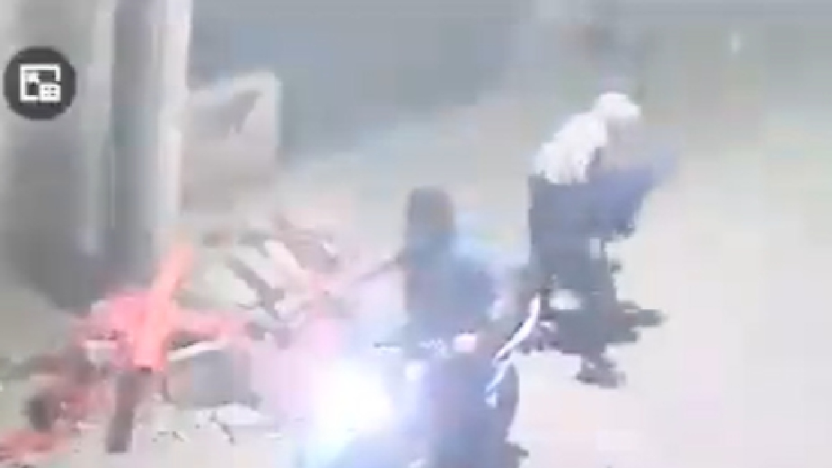 ¡Qué coraje! Rateros jalonean y roban a abuelita en San Luis Potosí; video 