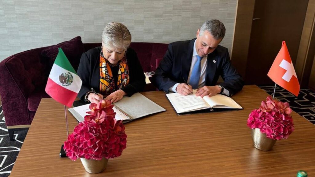 México firma acuerdo con Suiza: “representará y ejercerá” funciones diplomáticas en Ecuador