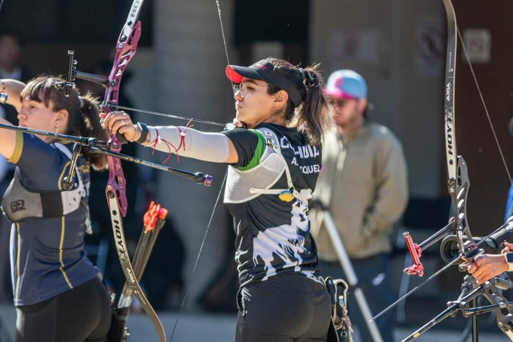 Ana Paula Vázquez, la joven promesa del tiro con arco mexicano que participará en Paris 2024