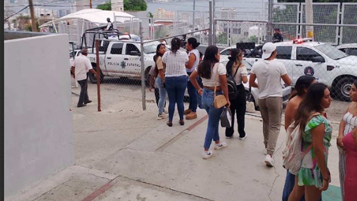 Hombres armados ingresan a la Facultad de Enfermería de la UAGro y asaltan a estudiantes