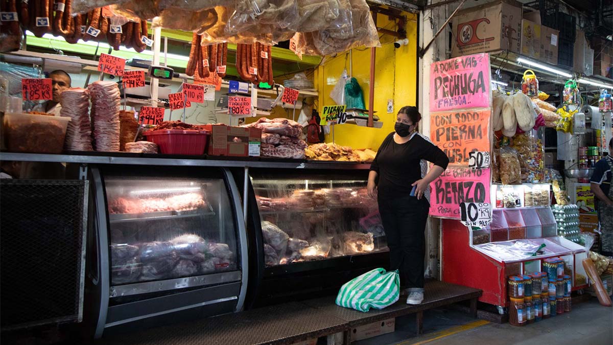 ¡Todos al suelo! Sujetos armados asaltan carnicería en Villahermosa; también les robaron a los clientes