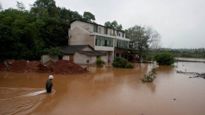 Deslizamiento de tierra en China por inundación deja 11 muertos