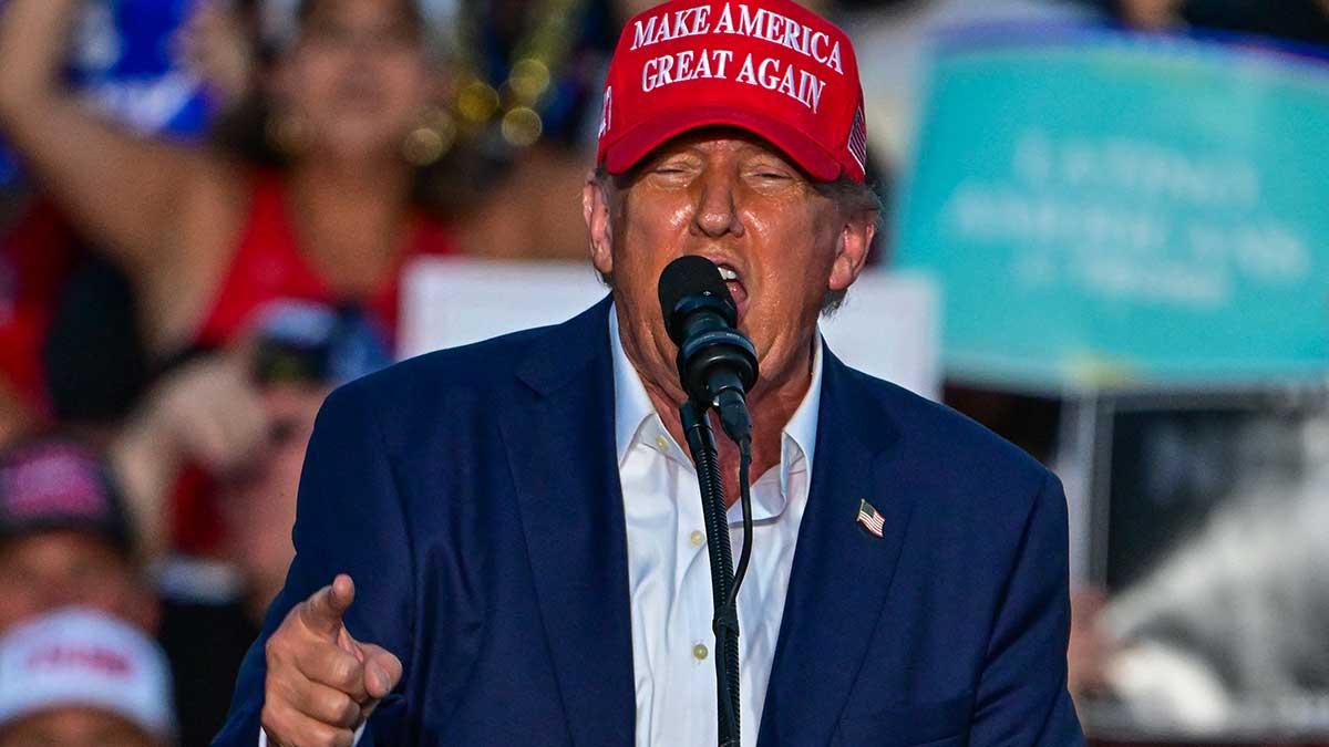 Trump reaparece en campo de golf tras atentado en su contra en Pensilvania