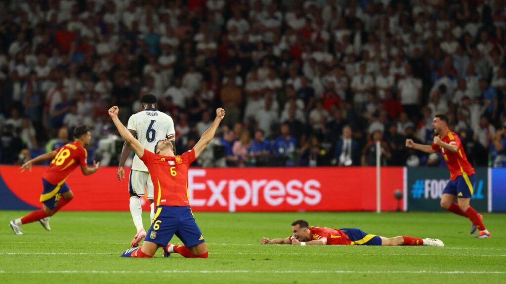 La selección española venció 2-1 a su similar de Inglaterra en el Estadio Olímpico de Berlín para sumar su cuarta Eurocopa