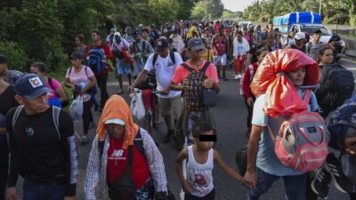 Violencia desata huida: familias mexicanas salen de Chiapas rumbo a Guatemala