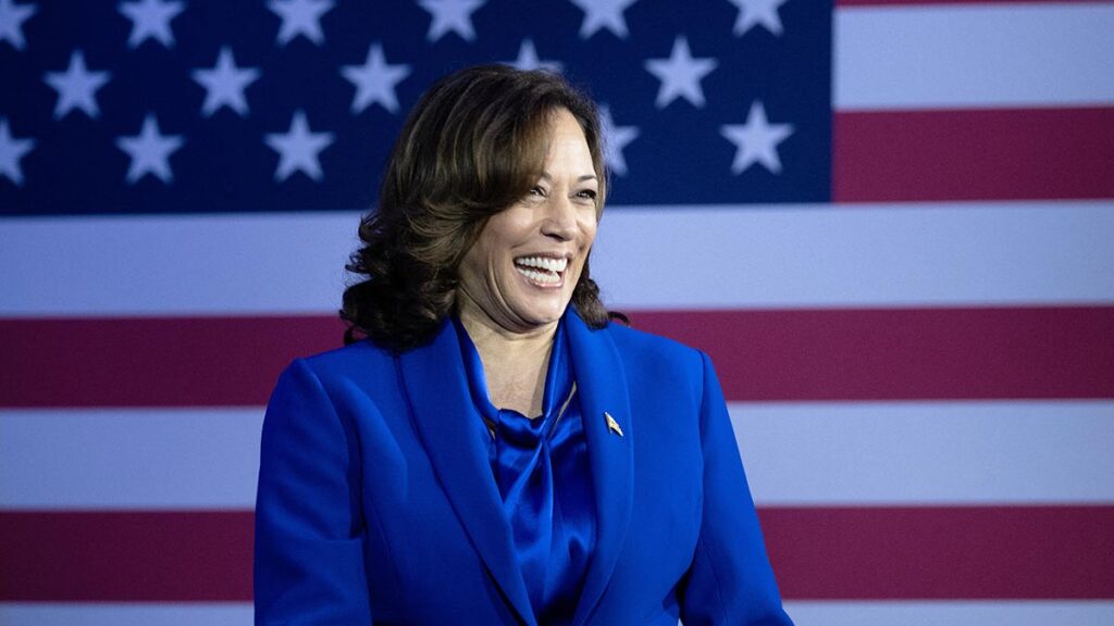 Kamala Harris da primer mensaje tras renuncia de Biden a la carrera por la Presidencia de EU