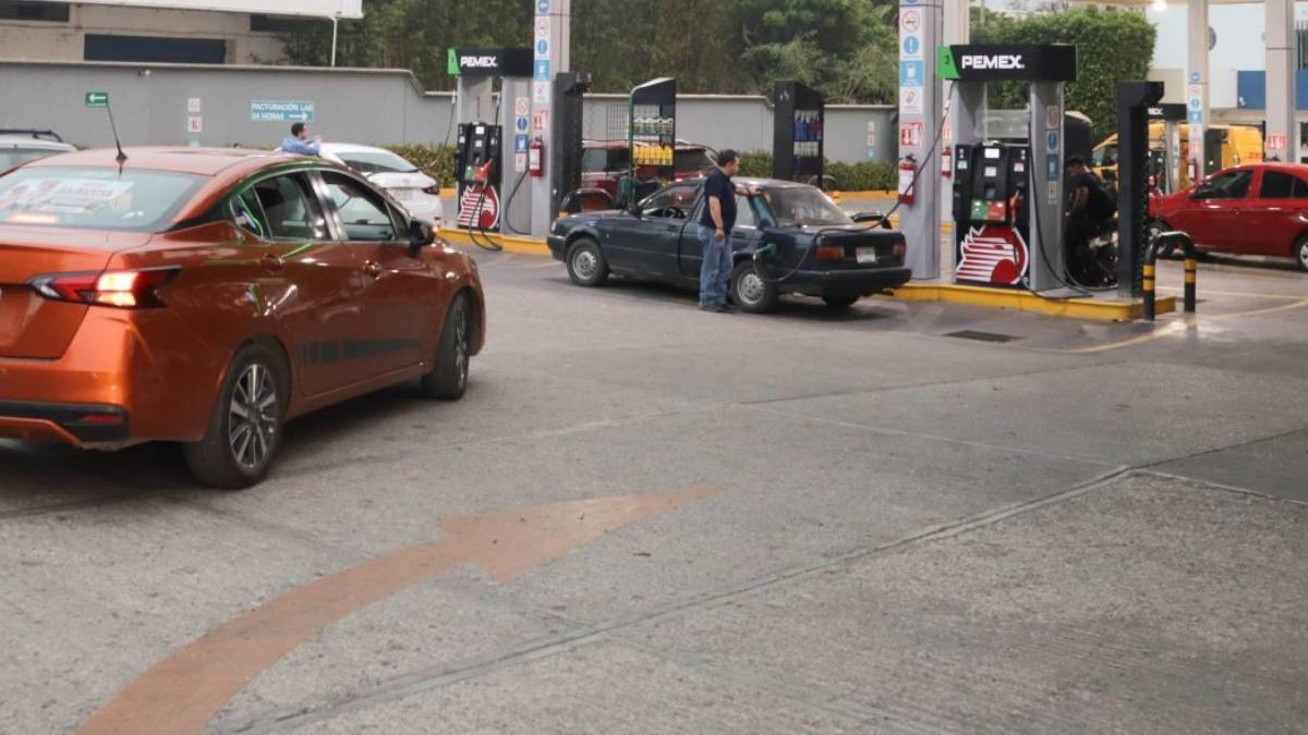 “Lady Gasolina” amenaza con matar a empleados de una gasolinera en Edomex