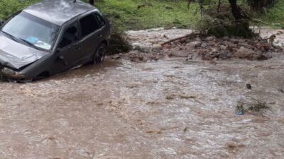 Lluvia deja severas inundaciones en Hidalgo