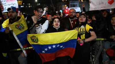 Venezolanos piden recuento de votos por elección de Maduro en Venezuela