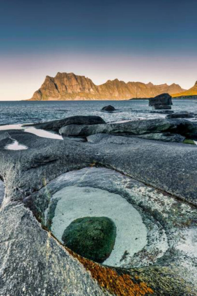 La impresionante forma p del "Ojo del Dragón" en Noruega