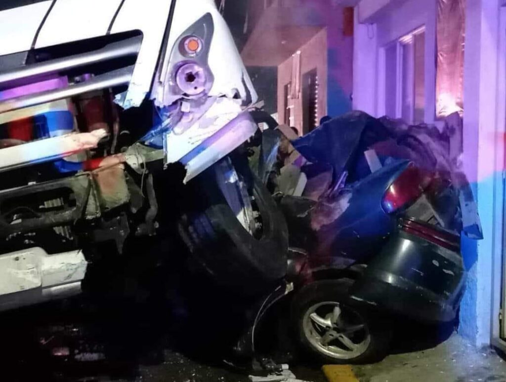 Accidente de tránsito deja seis miembros de una familia muertos en Puebla