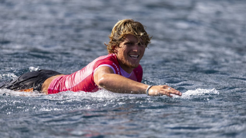 Alan Cleland, el surfista mexicano que se metió entre los mejores 16 en los Juegos Olímpicos Paris 2024