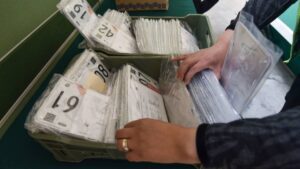 Baja California no contemplará reemplacamiento obligatorio en 2026