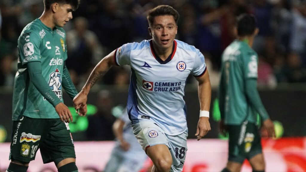 Rodrigo Huescas es, oficialmente, nuevo jugador de Copenhague, proveniente de Cruz Azul